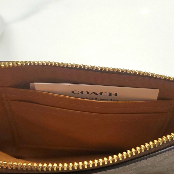 NWT Coach Corner Zip Wristlet In Signature Canvas - Picture 8 of 8